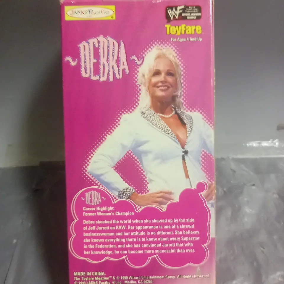 JAKKS PACIFIC WWF EXCLUSIVE COLLECTOR FIGURE - DEBRA