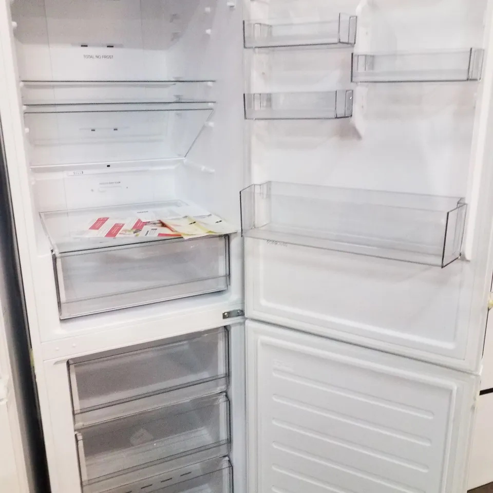 HOOVER FREESTANDING FRIDGE FREEZER WHITE - UNPROCESSED RAW RETURN