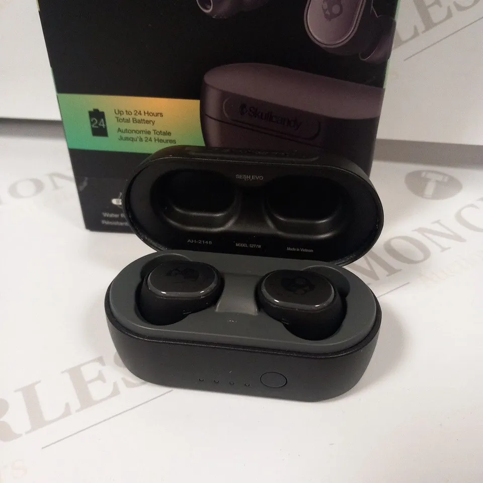 BOXED SKULLCANDY TRULY WIRELESS PERFECTLY SIMPLE SESH EVO TRUE WIRELESS EARBUDS