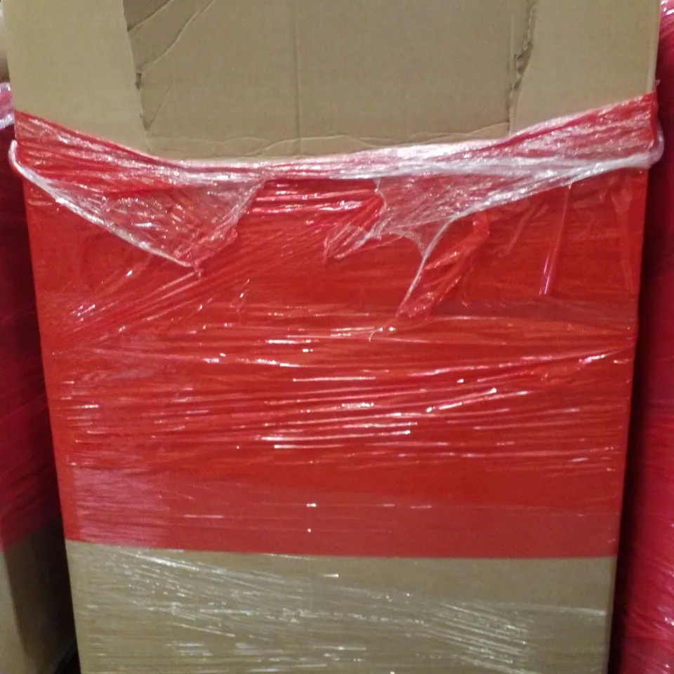 PALLET CONTAINING ASSORTED PRODUCTS INCLUDING CAT SCRATCHER LOUNGE BED, LIGHT SHADE, SQUAT RIDER MACHINE & PROTECTIVE CASES