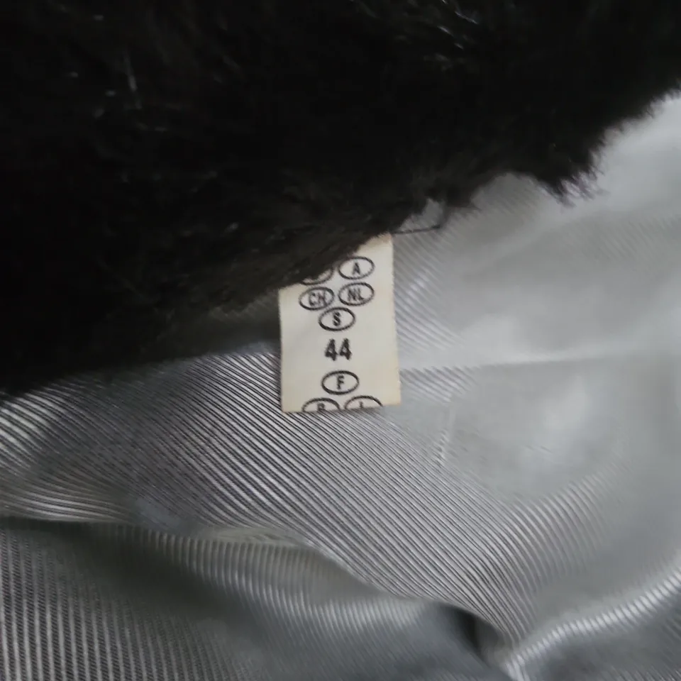 KOHLER AND KRENZER FAUX FUR BLACK OVER COAT SIZE EU 44