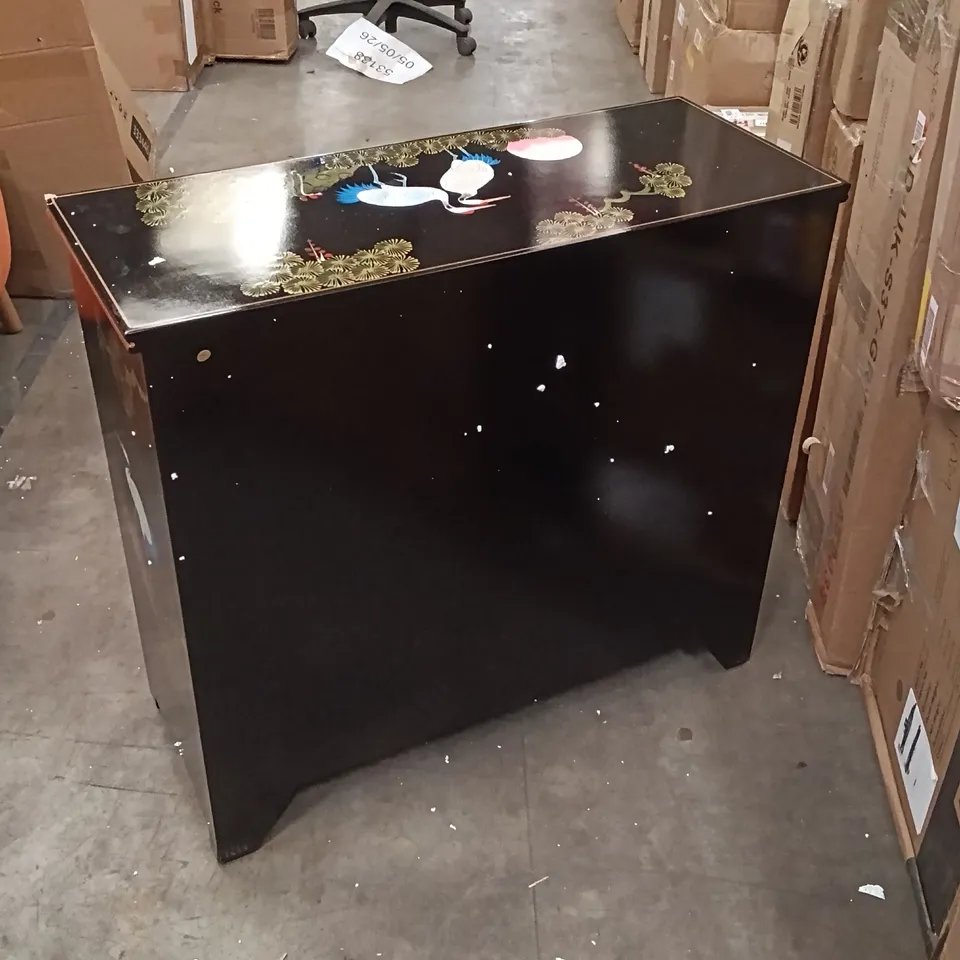CABINET WITH CRANE ARTISTRY - BLACK/GOLD 