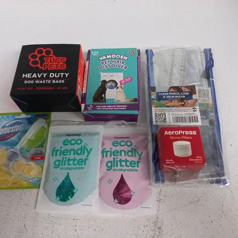 LOT OF APPROXIMATELY 18 ASSORTED HOUSEHOLD ITEMS TO INCLUDE DOG WASTE BAGS, CLEAR PENCIL CASES AND ECO FRIENDLY GLITTER
