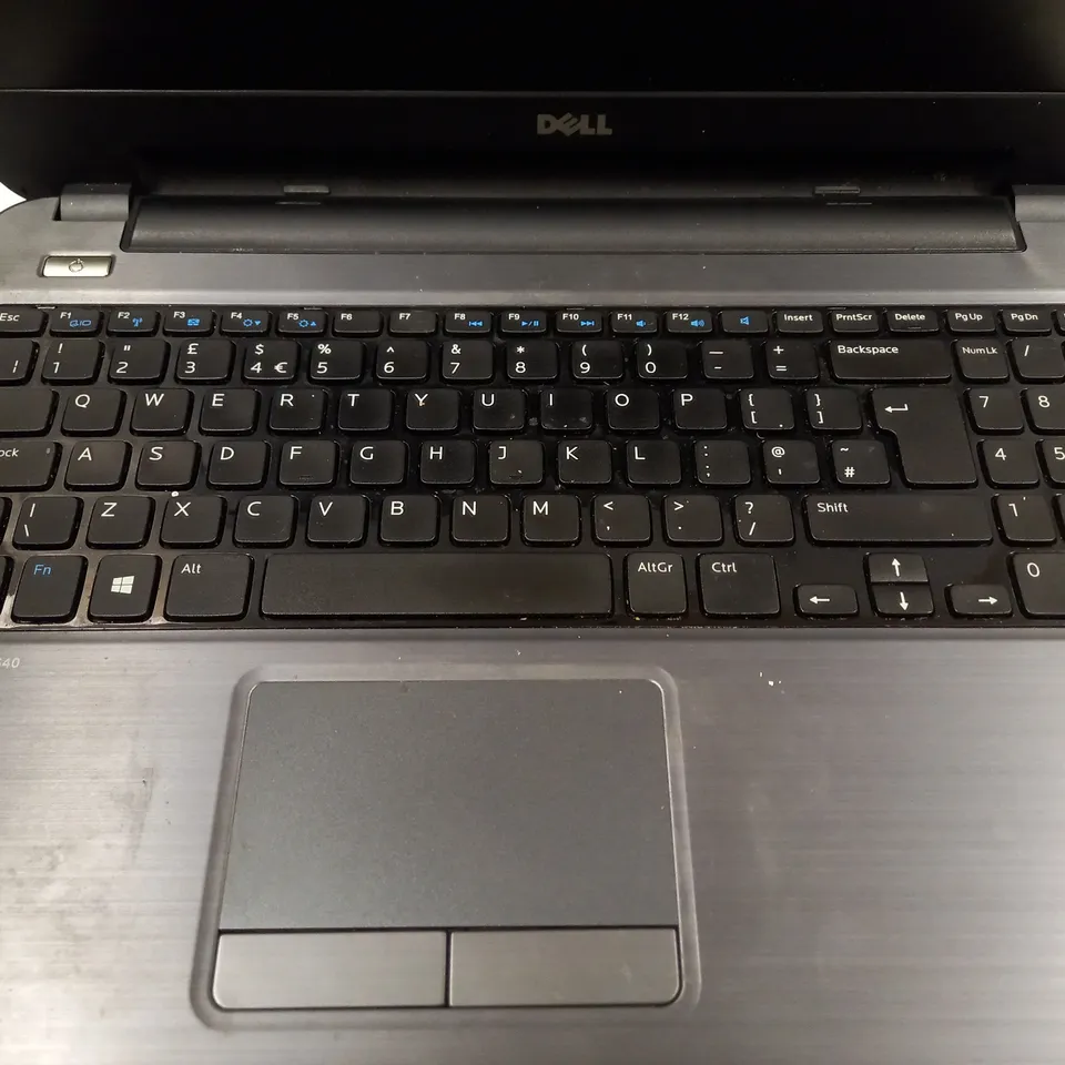DELL LATITUDE 3540 LAPTOP IN BRUSHED GREY