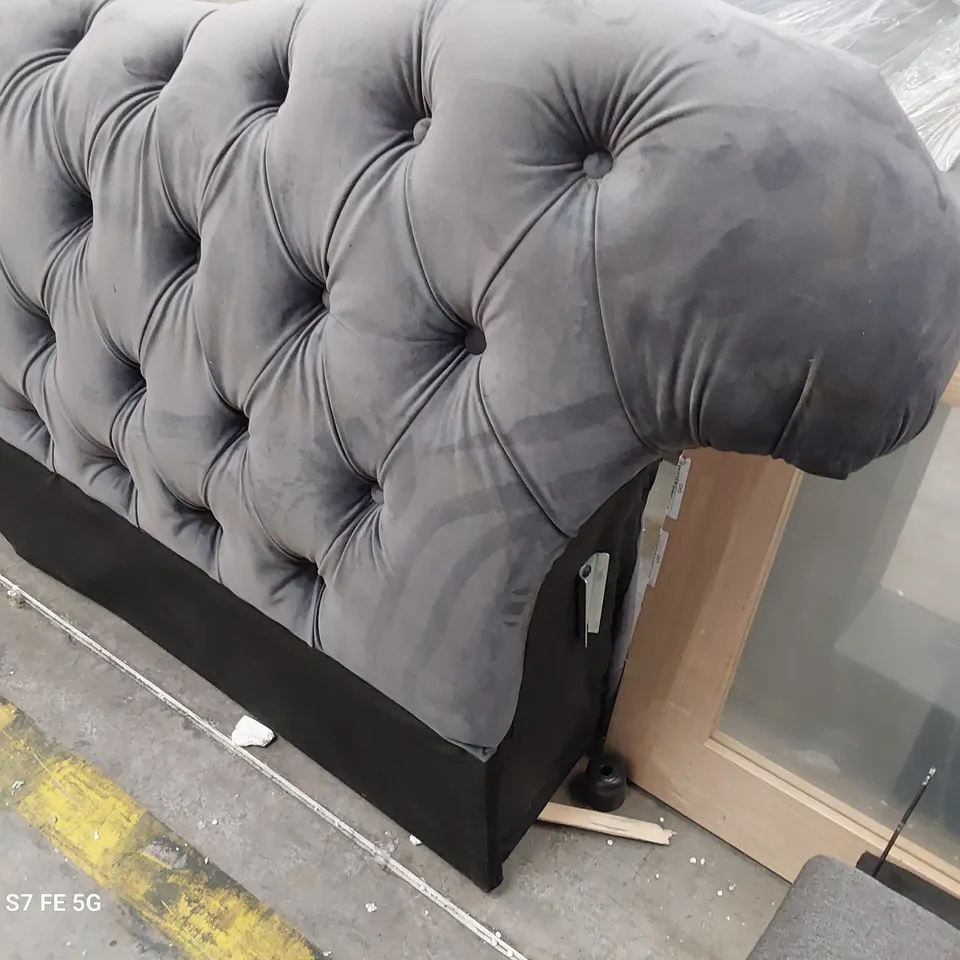 UPHOLSTERED BUTTONED CHARCOAL PLUS FABRIC BACK SECTION 