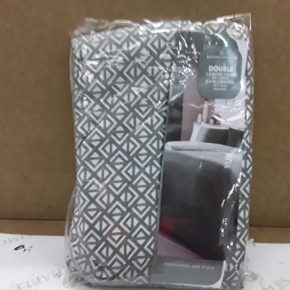 BRAND NEW GAVENO CAVAILA DUVET SET - DOUBLE (GREY)