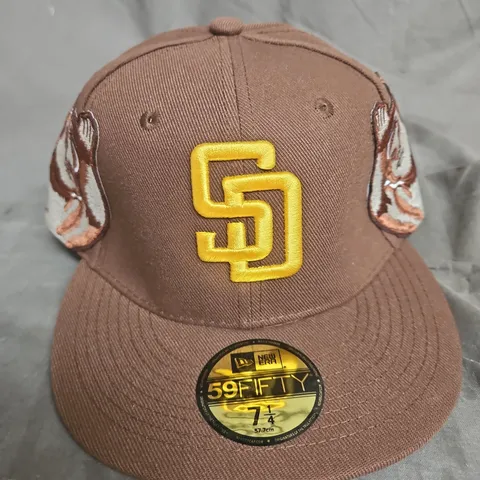 NEW ERA 59FIFTY CAP – BROWN WITH SAN DIEGO PADRES INTERLOCKING SD LOGO, SIZE 7 1/4