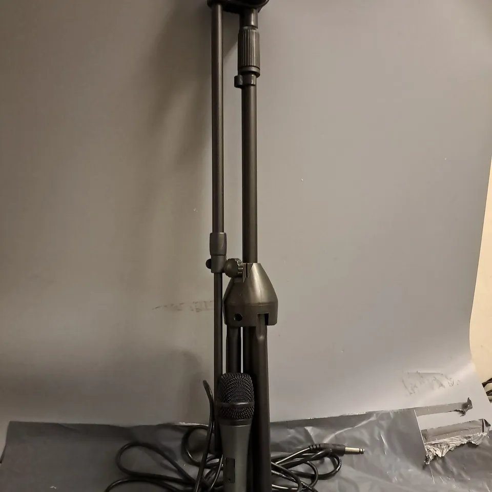 PYLE OMKSN 20 MICROPHONE & STAND 