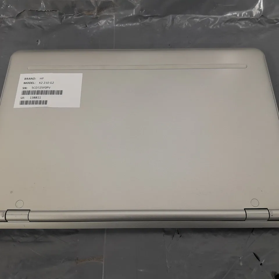 HP X2 210 G2 IN SILVER