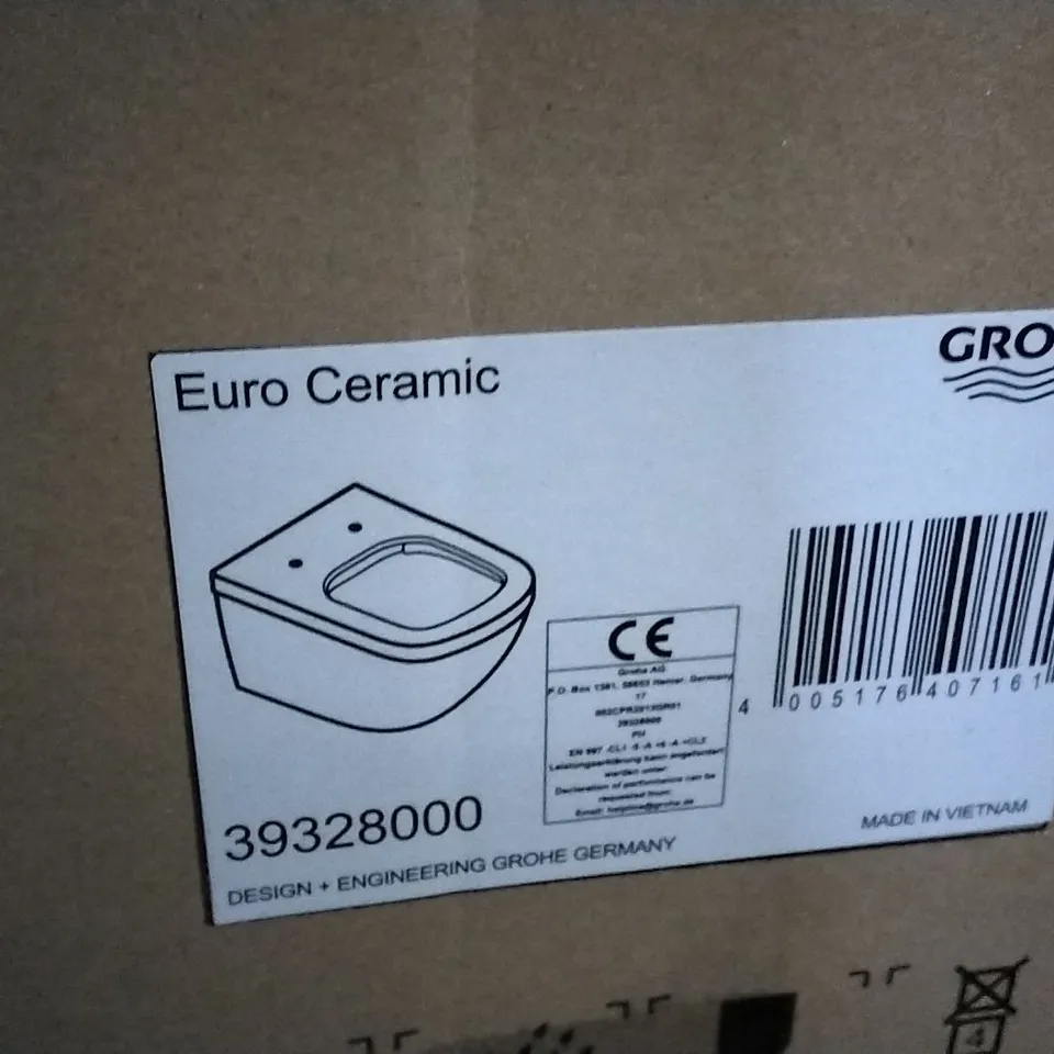 BOXED GROHE EURO CERAMIC TOILET PAN WHITE
