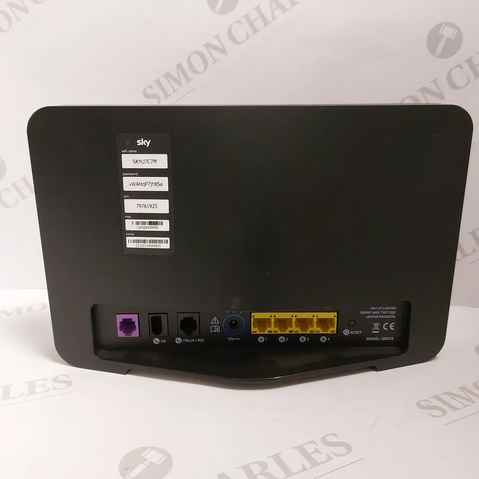 SKY Q HUB SR203