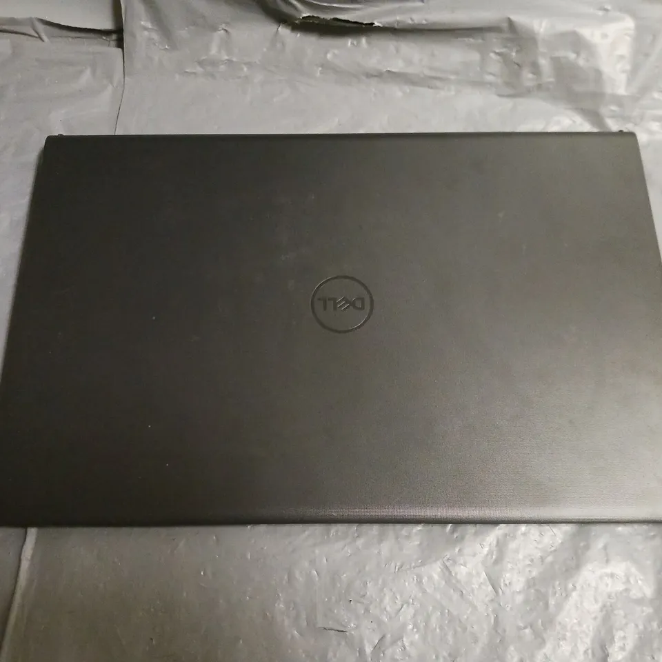 DELL VOSTRO 3525 AMD RYZEN 5 LAPTOP WITH RADEON GRAPHICS