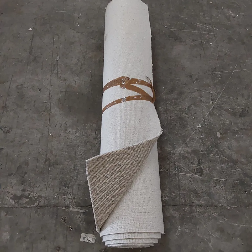 ROLL OF QUALITY CARPET // SIZE: UNSPECIFIED 