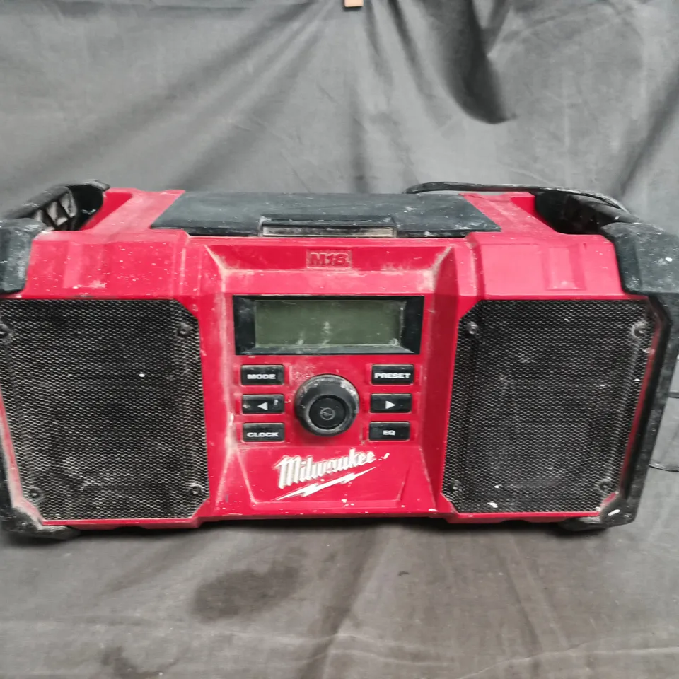MILWAUKEE M18 JOBSITE RADIO