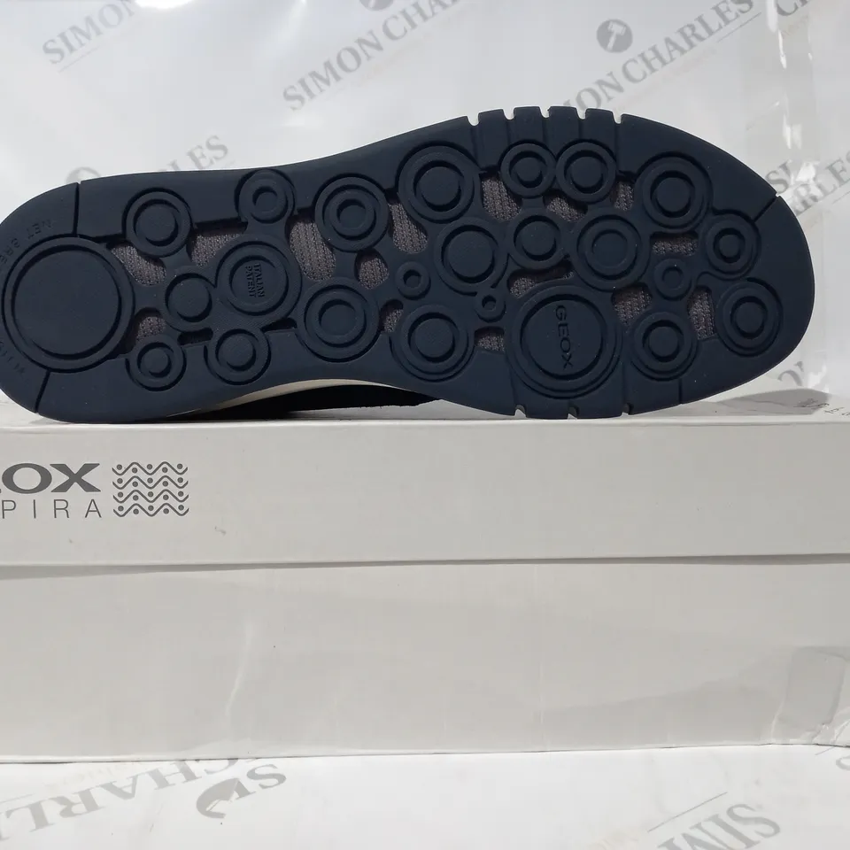 BOXED PAIR OF GEOX RESPIRA SHOES IN NAVY UK SIZE 10