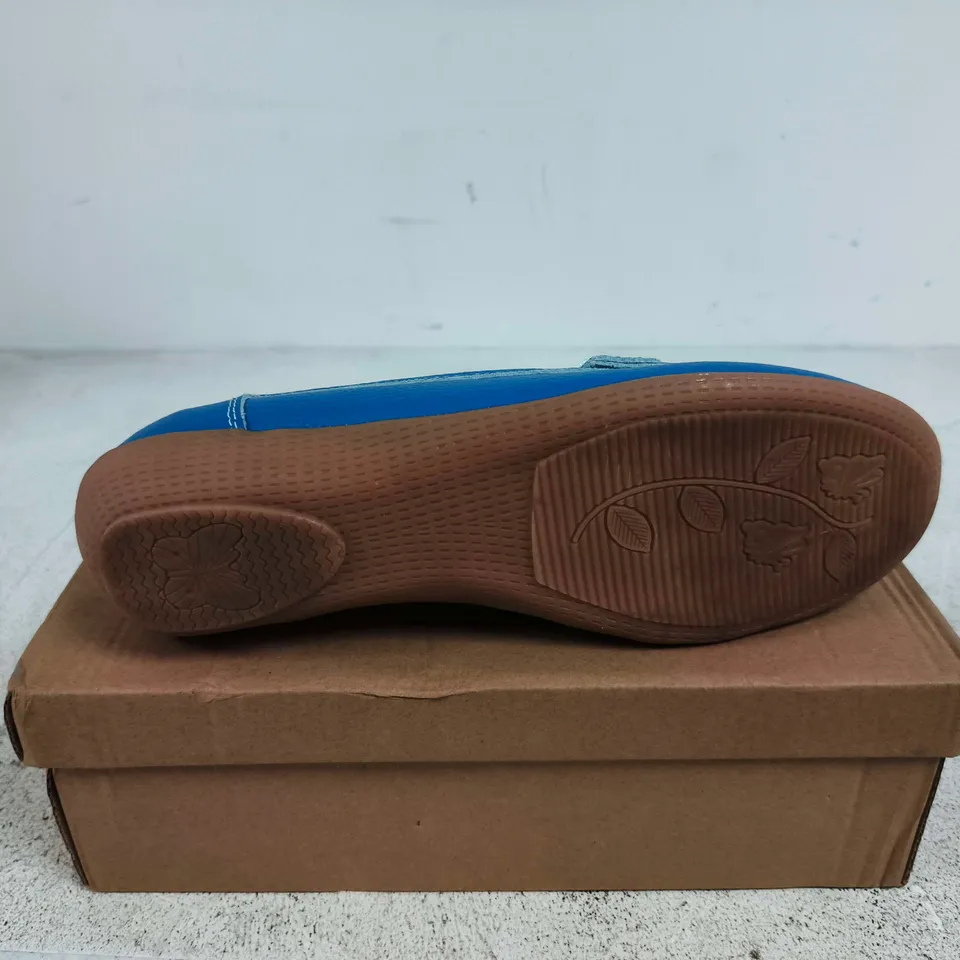 JO AND JOE NAUTICAL FRENCH BLUE SHOES UK 7 BOXED