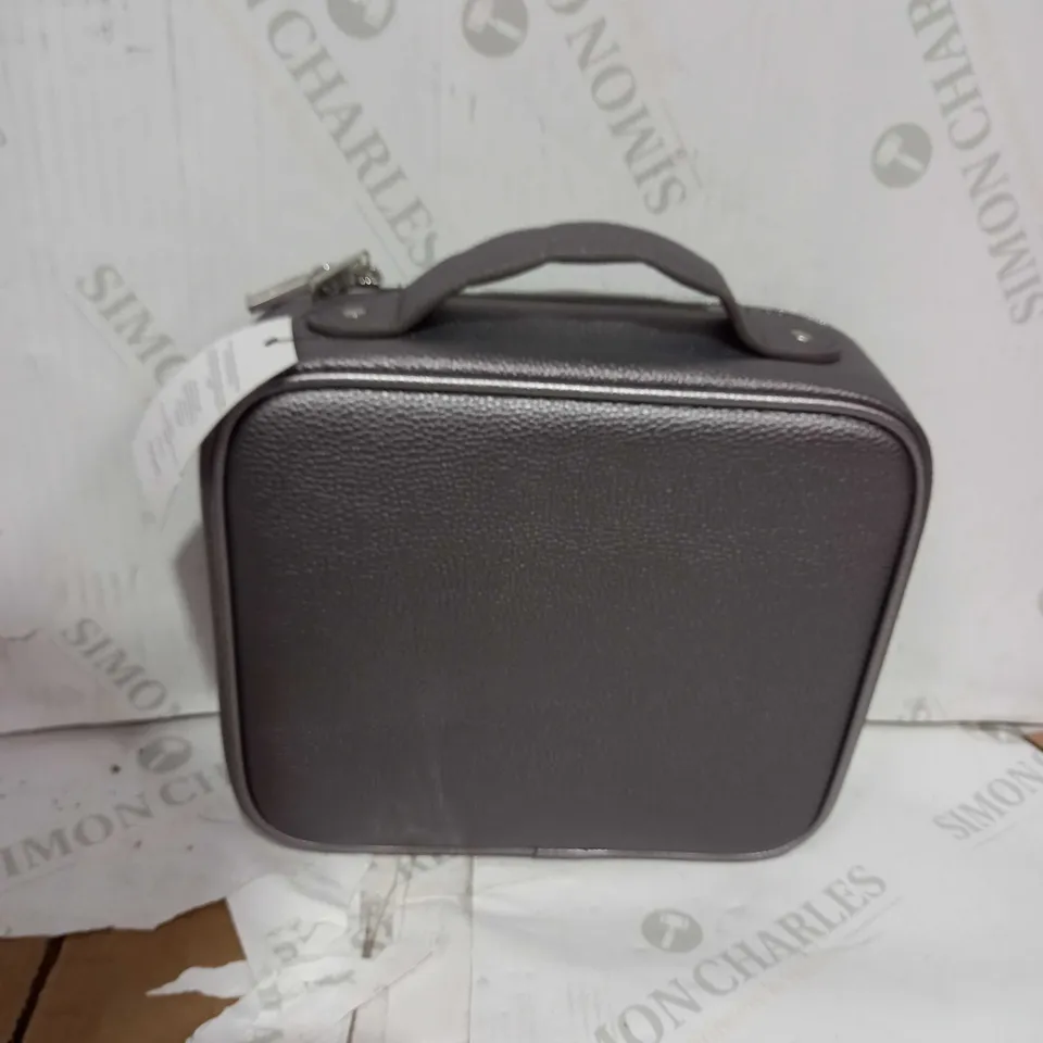 TILI METALLIC MAKE-UP ORGANISER LARGE VANITY CASE