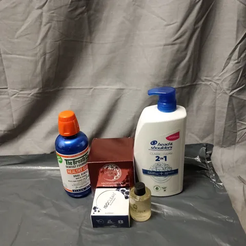 APPROXIMATELY 20 ASSORTED COSMETIC ITEMS INCLUDING  HEAD AND SHOULDERS 2 IN 1, ISO CLEAN BRUSH SOAP, PLANET SPA AROMATHERAPY BODY BUTTER, HEALTHY GUMS ORAL RINSE ETC