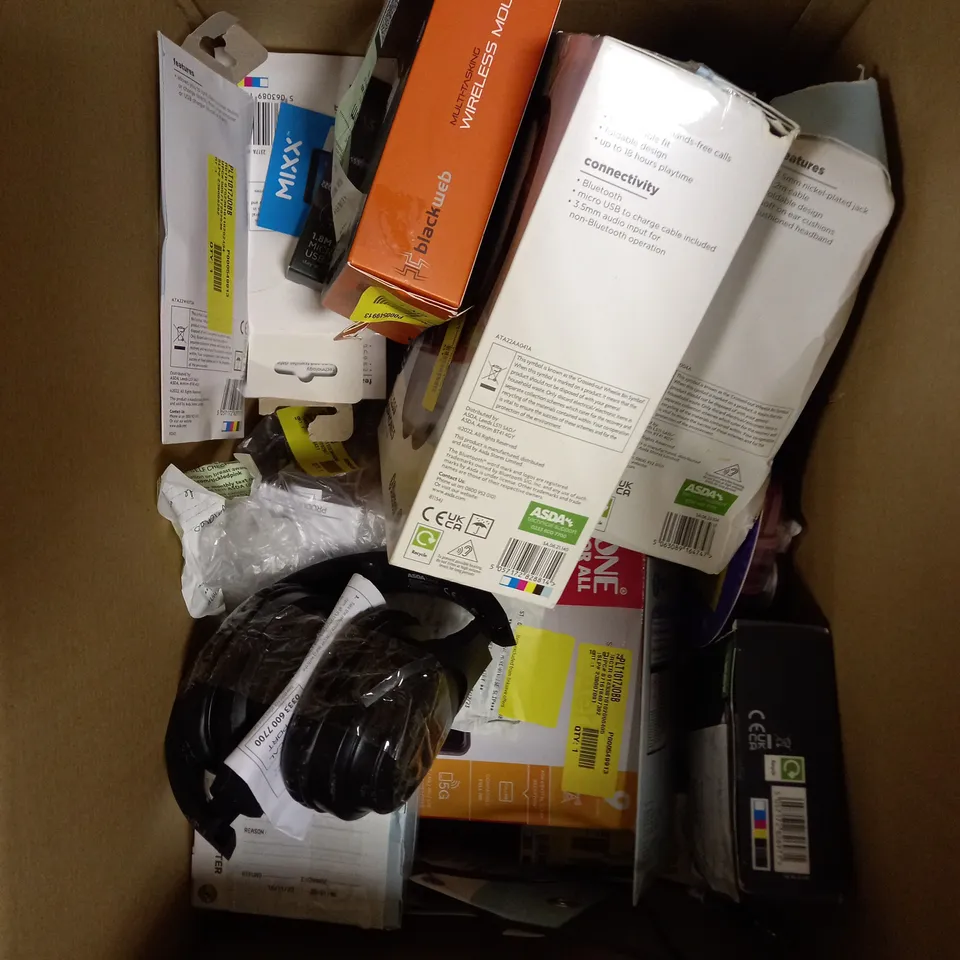 APPROXIMATELY 25 ASSORTED ELECTRICAL PRODUCTS TO INCLUDE HOME SECURITY WIFI CAMERA, PROTECTIVE PHONE CASES, HEADPHONES ETC 