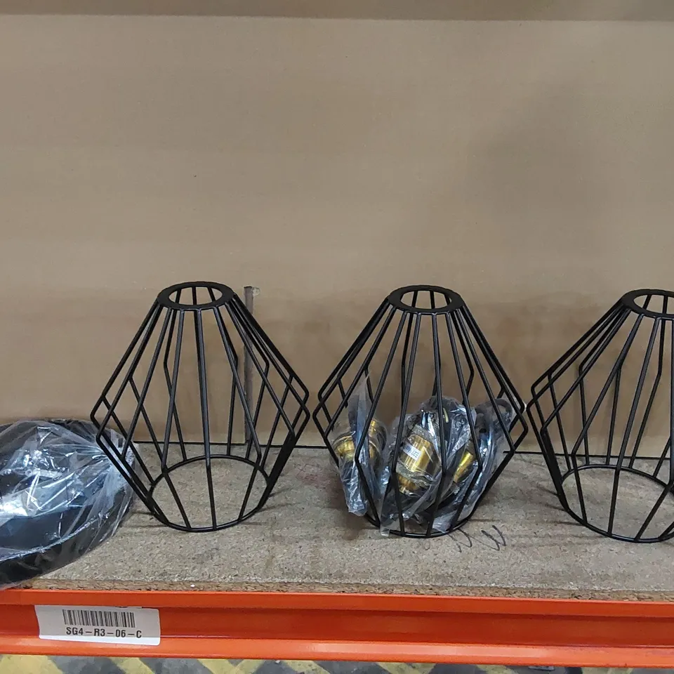 BOXED STROUDSBURG 3-LIGHT CLUSTER GEOMETRIC PENDANT (1 BOX)