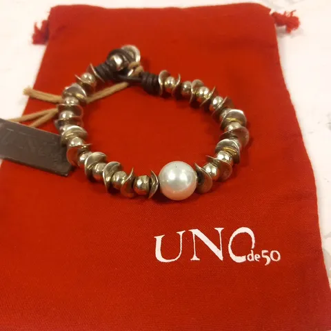 BAGGED UNO DE 50 THE DESSERT PEARL BRACELET