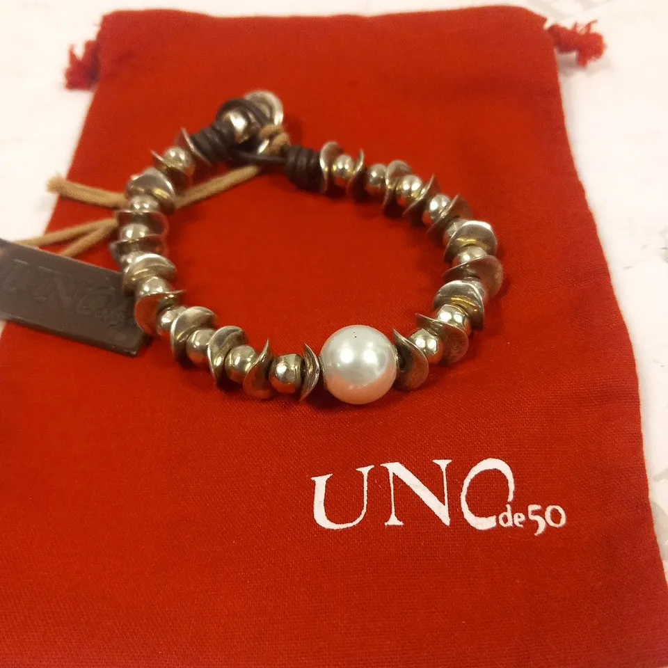 BAGGED UNO DE 50 THE DESSERT PEARL BRACELET RRP £79