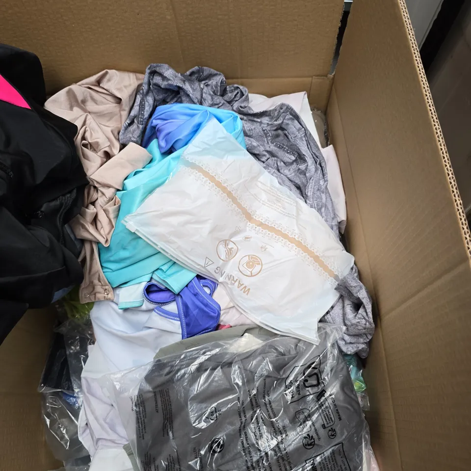 BOX OF APPROXIMATELY 25 ASSORTED CLOTHING ITEMS INCLUDING–PINK ZIP-FRONT JACKET (IN PLASTIC) + ASSORTED GARMENTS