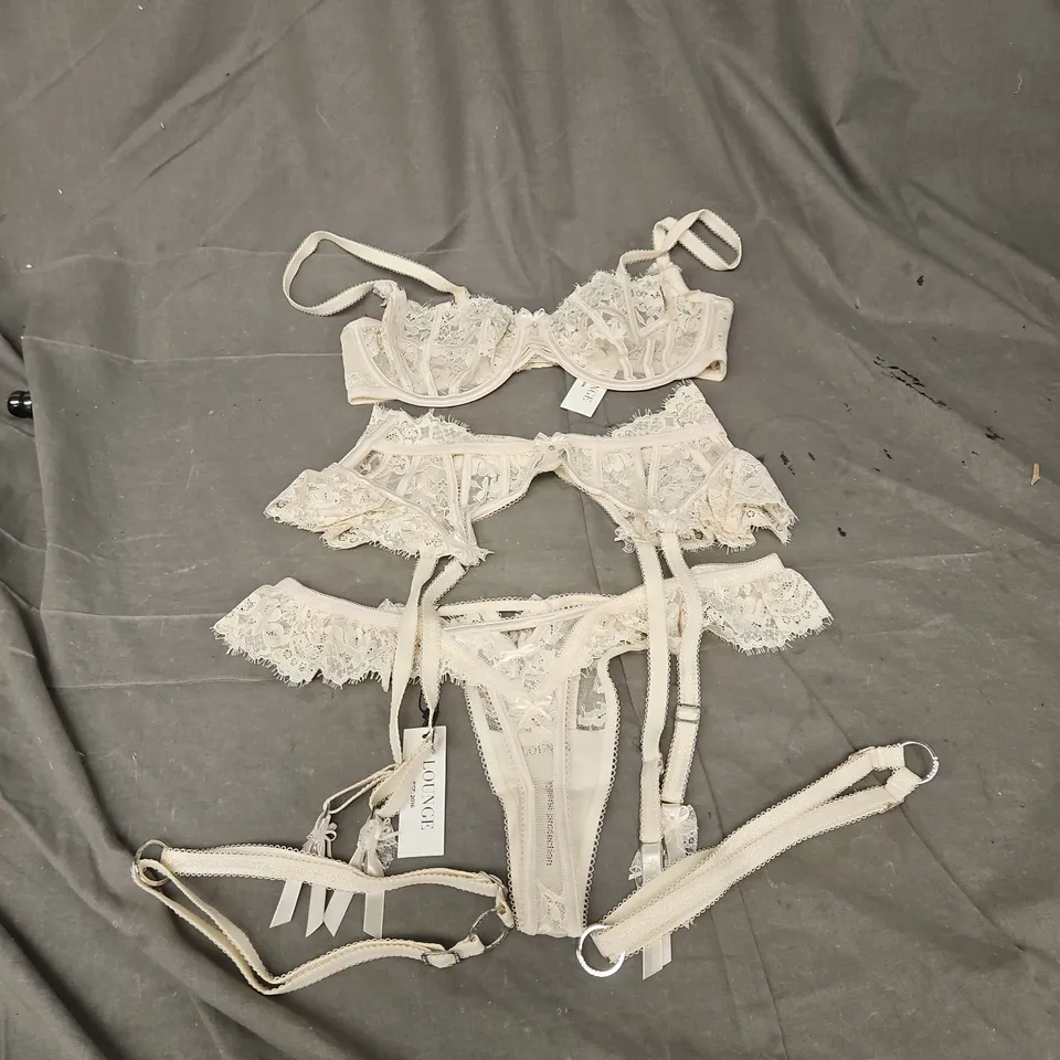 LOUNGE CARO INTIMATES LINGERIE SET IN 32D/SMALL