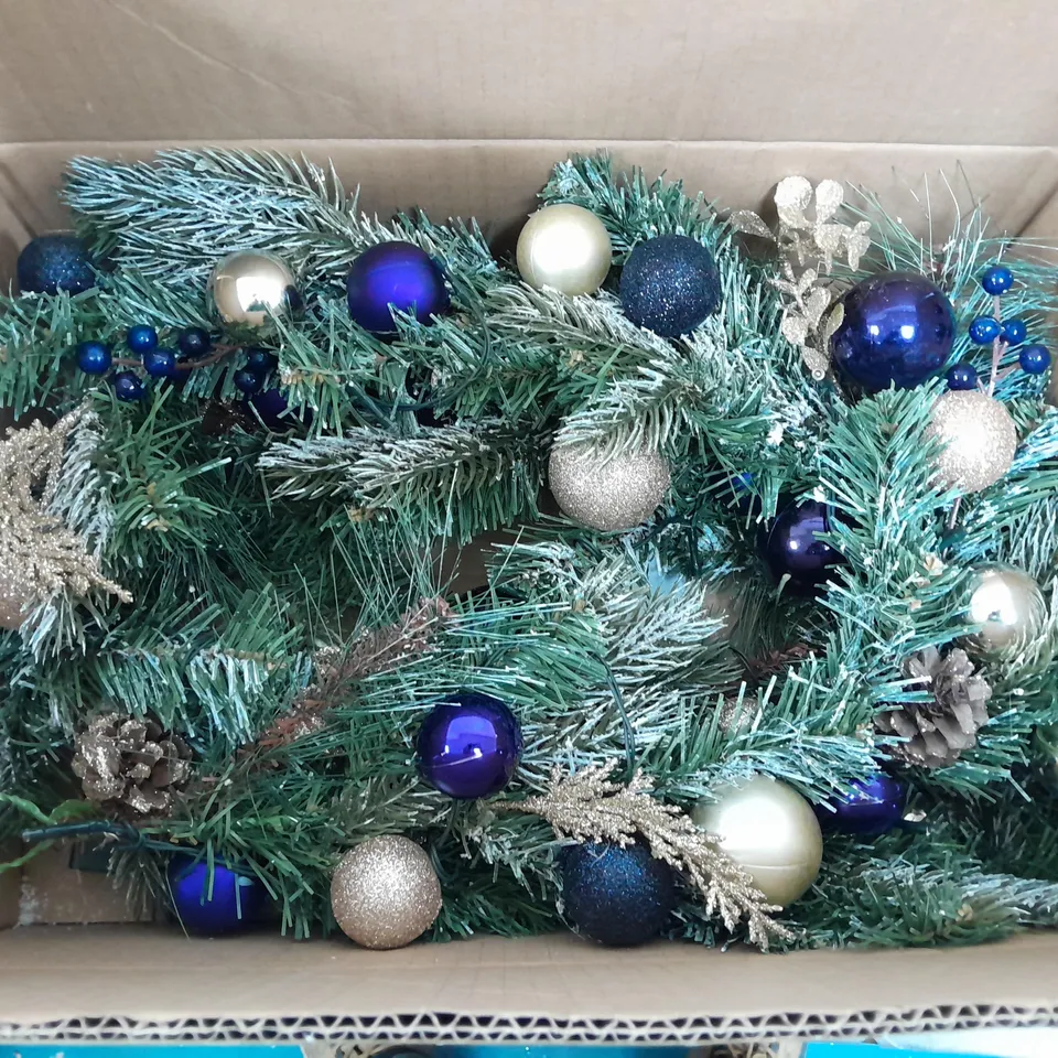 HOME REFLECTIONS PRE-LIT EMBELLISHED GARLAND - NAVY & CHAMPAGNE