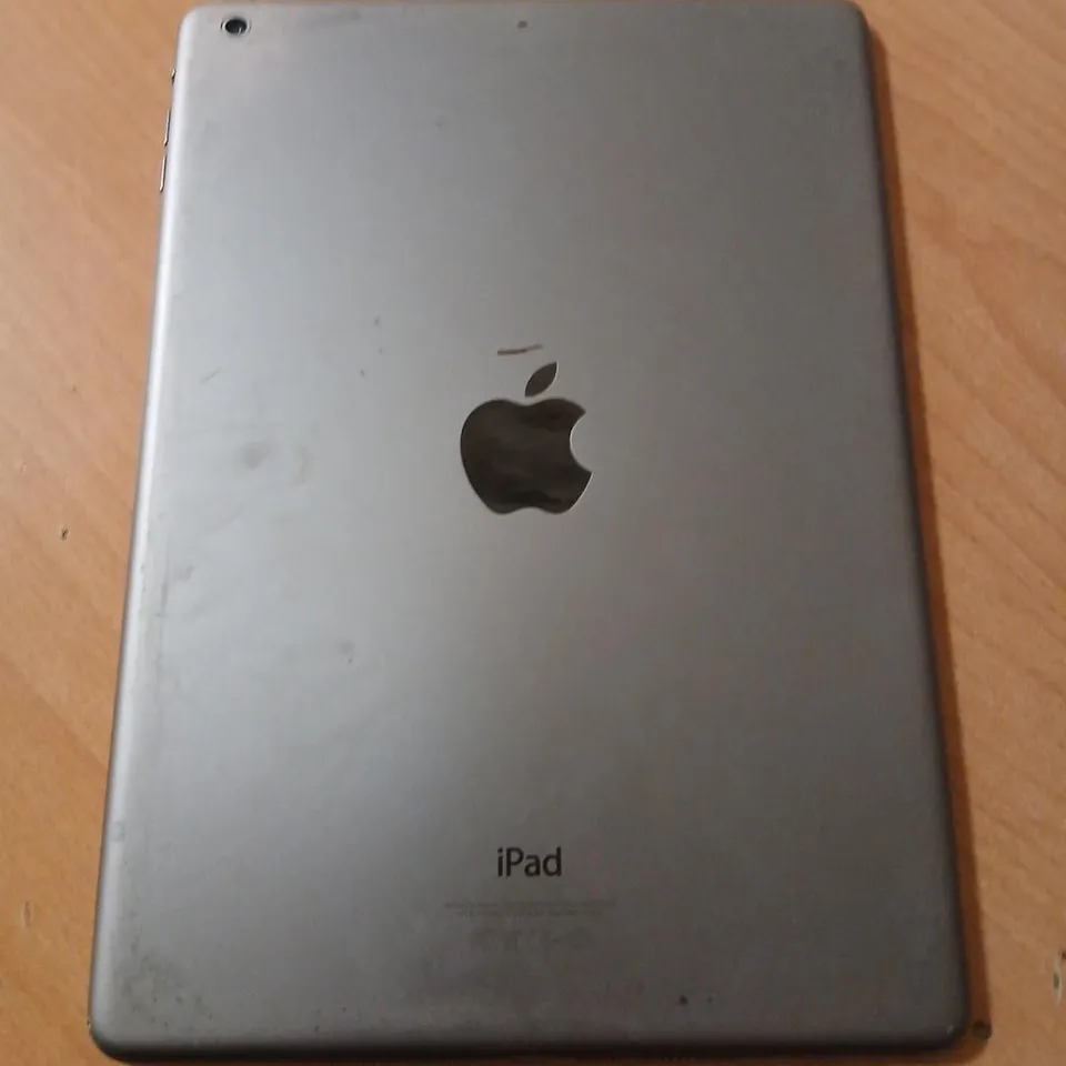 APPLE IPAD (A1474) – SILVER, 9.7IN TABLET, RESTORE MODE