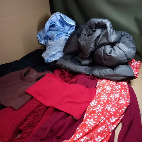 LARGE QUANTITY OF ASSORTED UNBAGGED CLOTHING INCLUDING BOOHOO, VERY AND MISSGUIDED