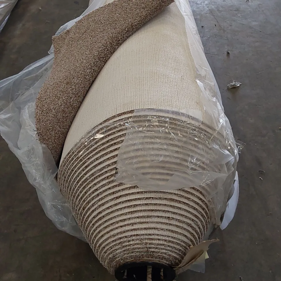 ROLL OF QUALITY DARTMOOR TWIST SB CARPET // SIZE: APPROX. 4 X 28.93m
