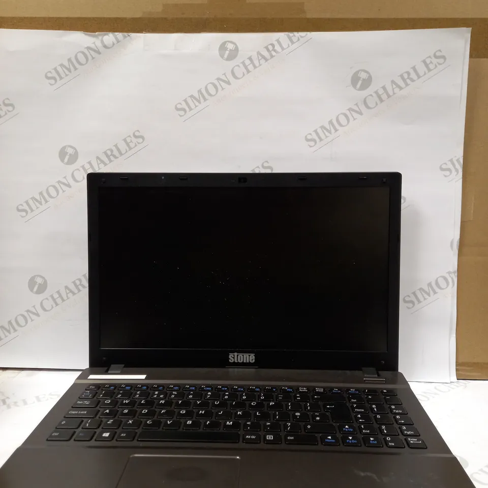 STONE W55XEU LAPTOP IN SILVER