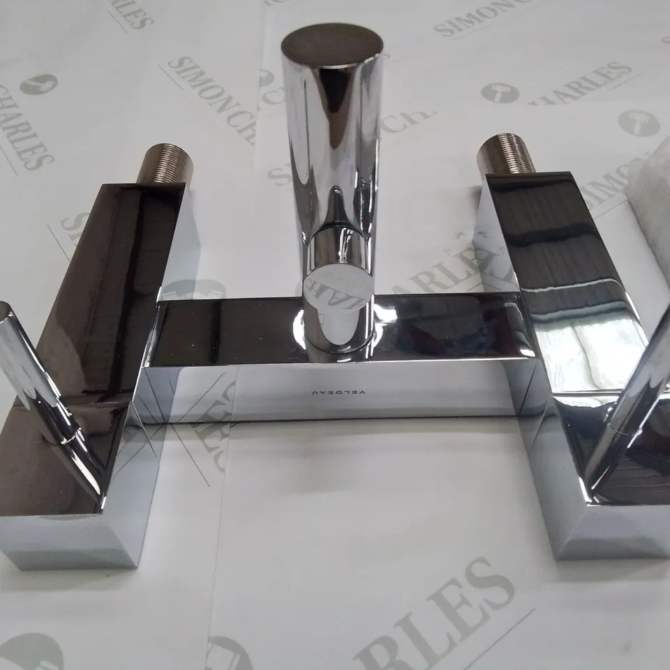 BOXED VELDEAU HAMPTON BATH FILLER AND SHOWER MIXER SET IN CHROME - 270X240X165MM