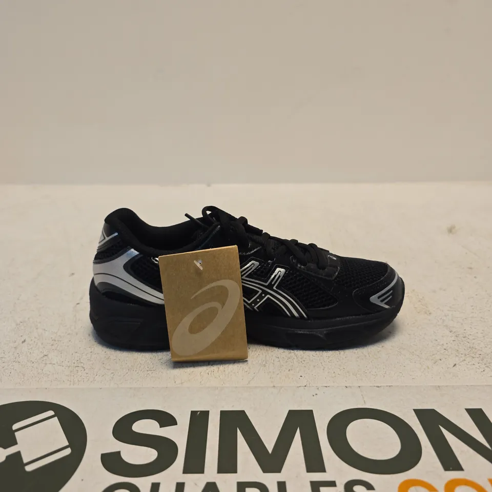 ASICS BLACK RUNNING SHOES – UK 3.5 WITH TAG
