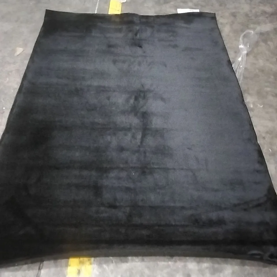 CAUDELL AREA RUG APPROXIMATELY 140X200CM