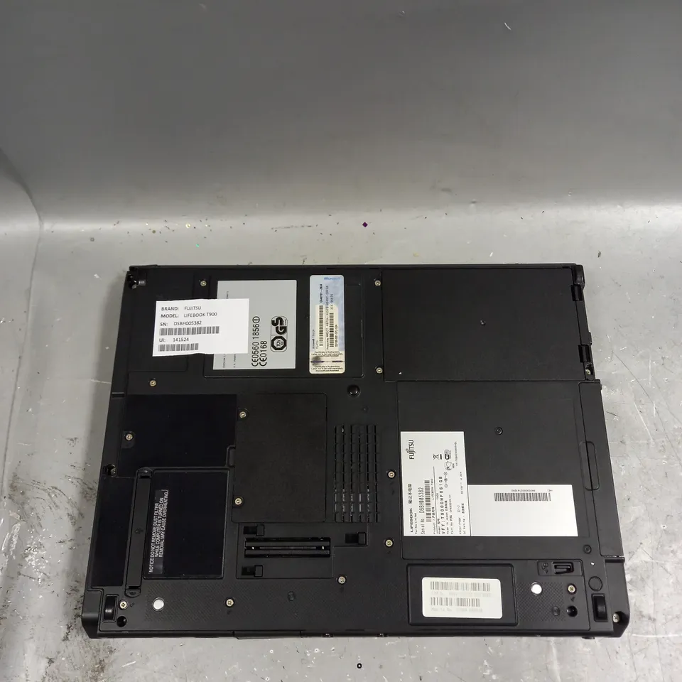FUJITSU LIFEBOOK T900 LAPTOP IN BLACK/SILVER