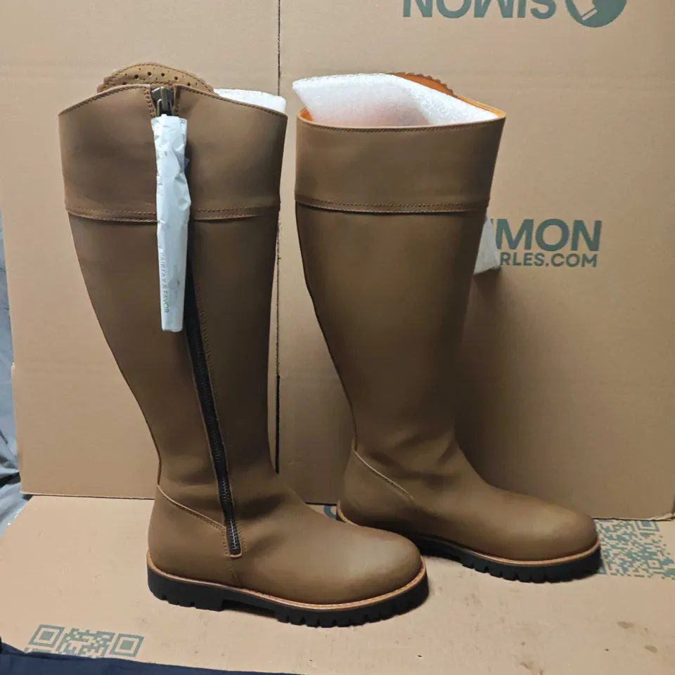 BOXED FAIRFAX & FAVOR LADIES' SPORTING FIT EXPLORER BOOTS – OAK LEATHER, UK 7 (EUR 40)