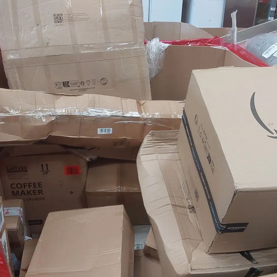 PALLET CONTAINING A LARGE QUANTITY OF ASSORTED ITEMS INCLUDING: COFFEE MAKER WITH GRINDER, YOGA MAT STORAGE RACK, 30W INSECT KILLER, WORK SHELF ECT