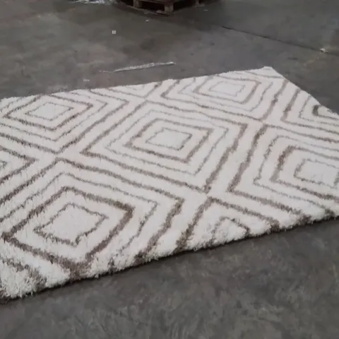 QUALITY DESIGNER AREA RUG - APPROXIMATELY 230X170CM