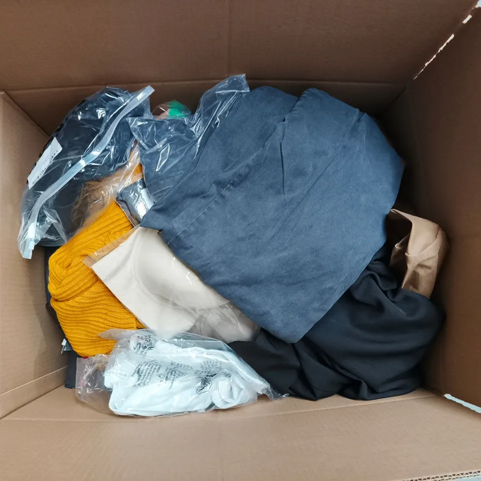 LARGE BOX OF APPROXIMATELY 25 ASSORTED CLOTHING ITEMS IN VARIOUS COLOURS, STYLES AND SIZES - COLLECTION ONLY