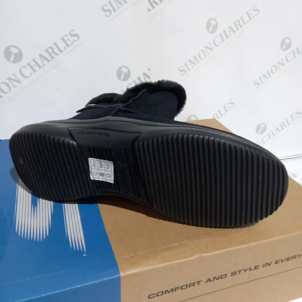 BOXED SKECHERS ON-THE-GO MIDTOWN CHILL BABY BOOTS, BLACK - SIZE 5 .5