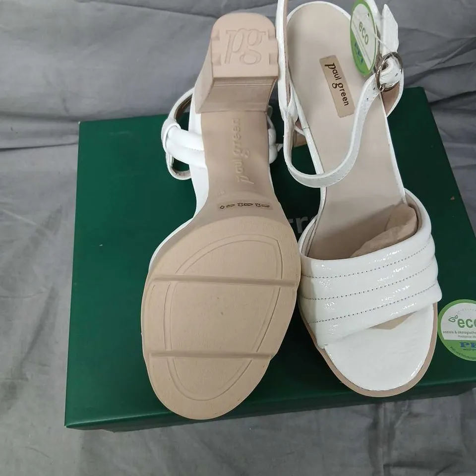 PAUL GREEN WHITE PLATFORM SANDALS – DESIGNER SHOES, SIZE 6.5 (US)