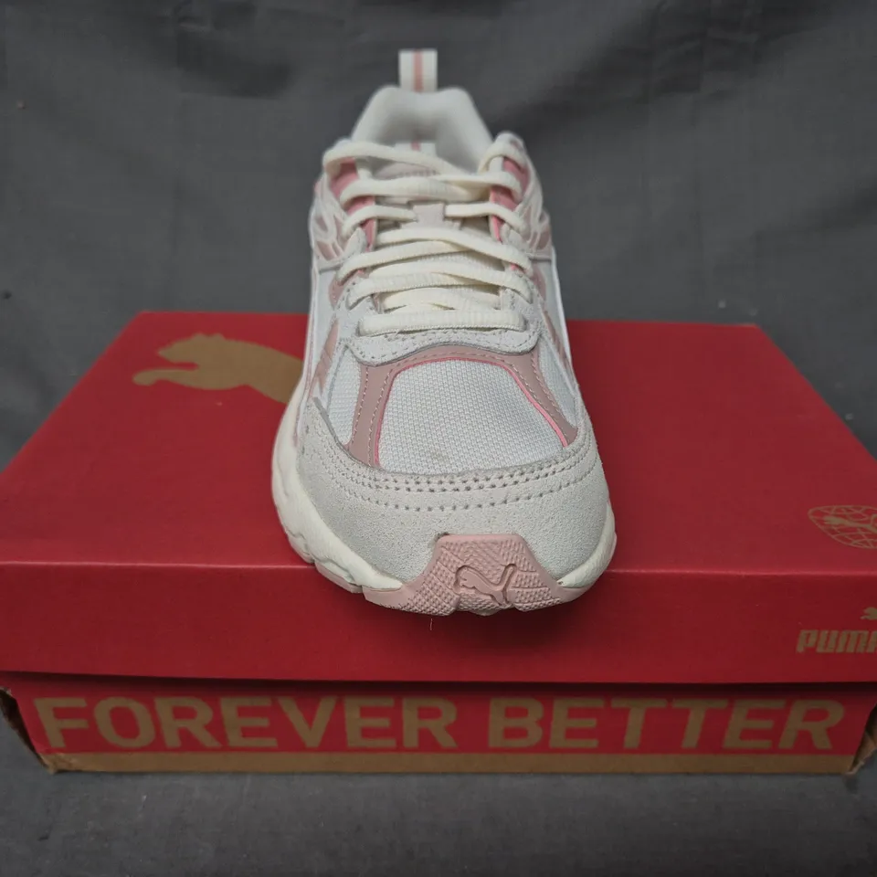 BOXED PAIR OF PUMA SHOES IN CREAM/ROSE UK SIZE 4