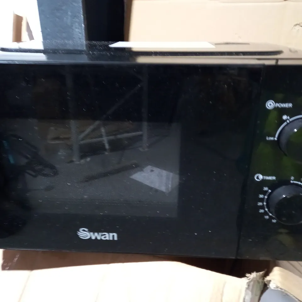 SWAN 20L 700W MANUAL MICROWAVE RRP £67.99