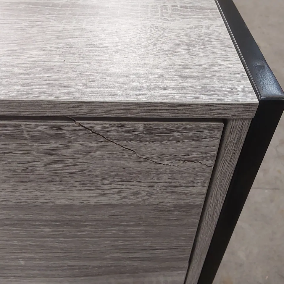 BRROKLYN 3 DRAWER CHEST - GREY WOOD
