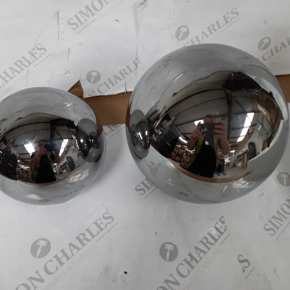BOXED KELLY HOPPEN SET OF 2 INDOOR OUTDOOR PRELIT GLASS DECOR - REFLECTIVE ORBS