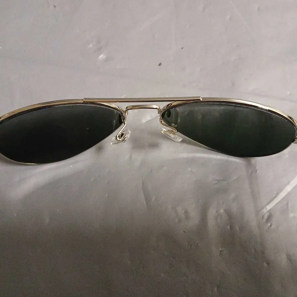 BOXED PAIR OF RAY BAN GLASSES WITH REFLECTIVE G-15 LENS IN CASE