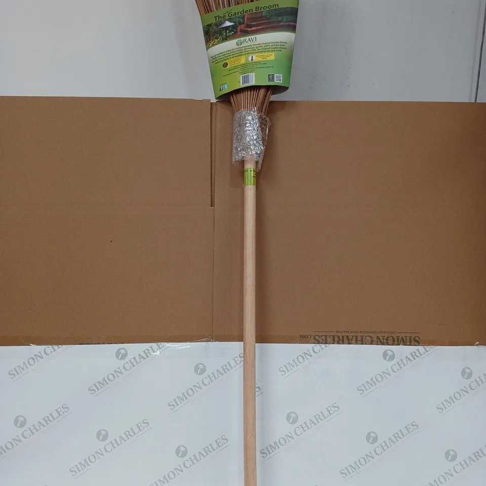 THE ORIGINAL GARDEN BROOM