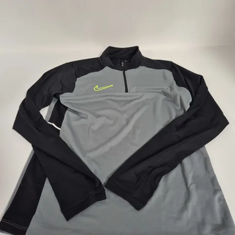 NIKE GREY TRACK JACKET SIZE M
